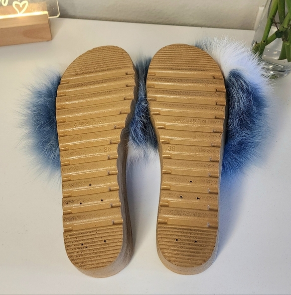 Hand Made Blue and White Fur Slide Sandals - Picture 4 of 12